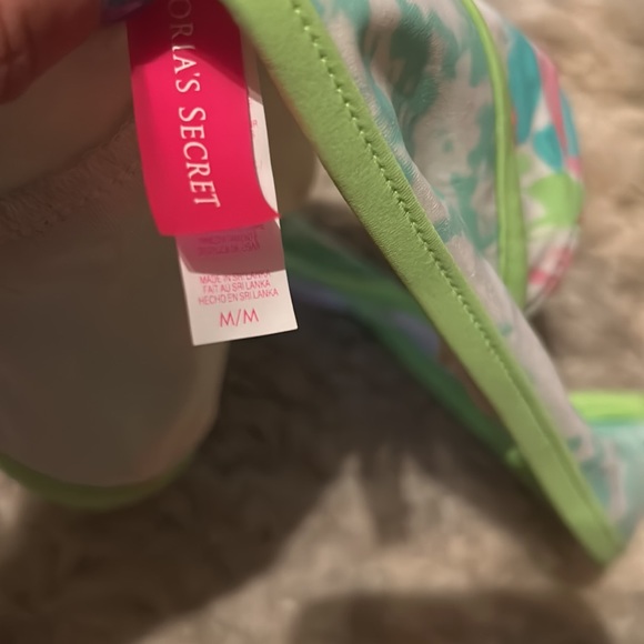 Victoria’s Secret bikini with detachable straps - Picture 3 of 3